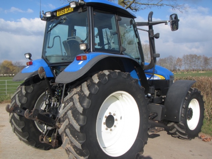 New Holland TM140