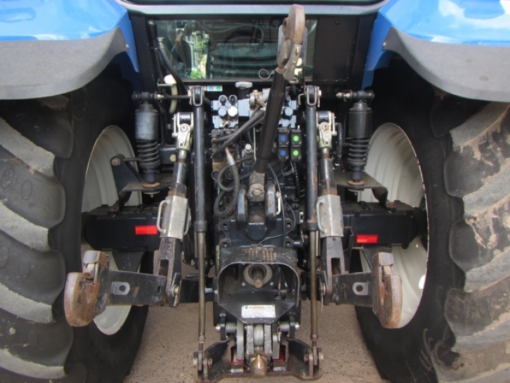 New Holland TM140