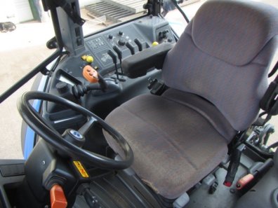 New Holland TM140