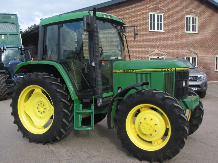 John Deere 6200