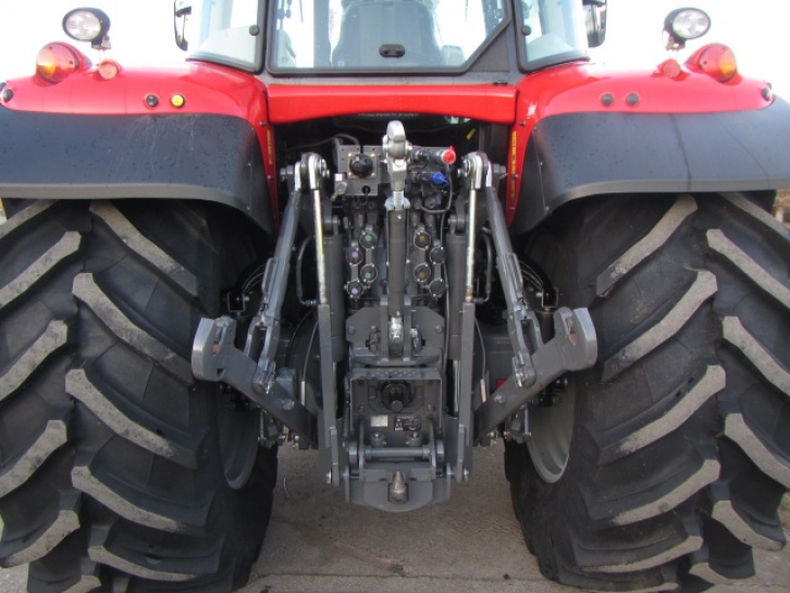 Massey Ferguson 7718 Efficient