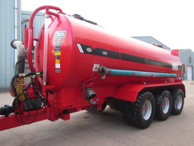 Hi-Spec 4500 Gallon vacuum tanker