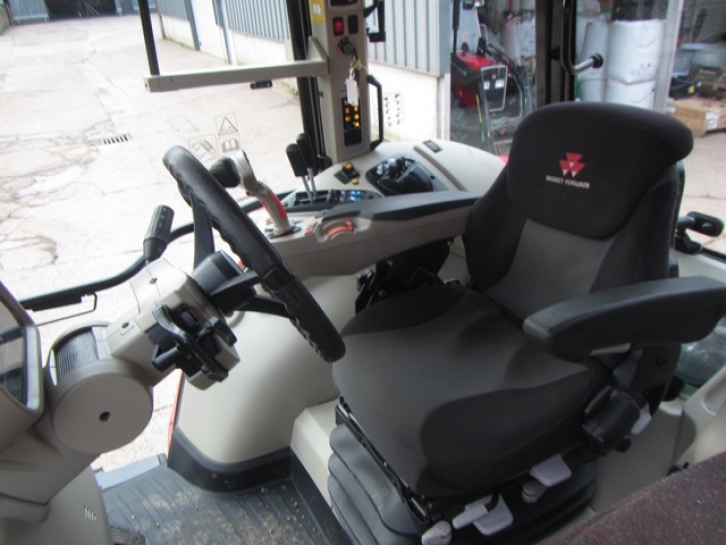 Massey Ferguson 7720 Efficient
