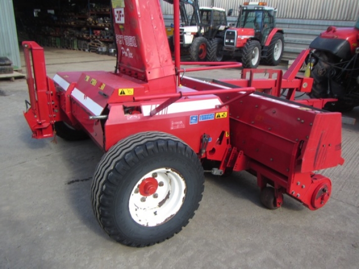 JF 1050 Pro Tec trailed forager