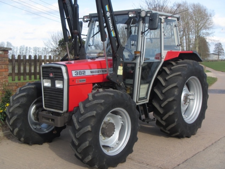 Massey Ferguson 382