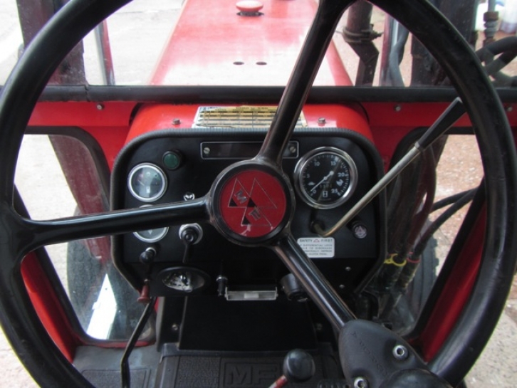 Massey Ferguson 575