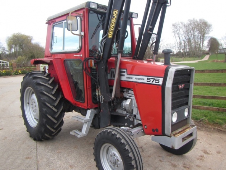 Massey Ferguson 575