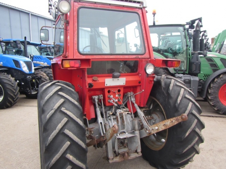 Massey Ferguson 575