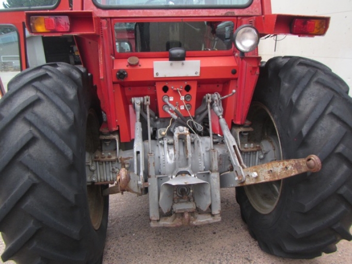Massey Ferguson 575