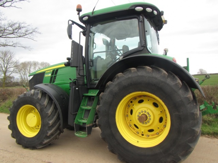 John Deere 7290R