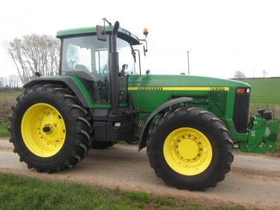 John Deere 8400