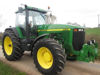 John Deere 8400