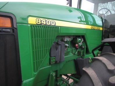 John Deere 8400