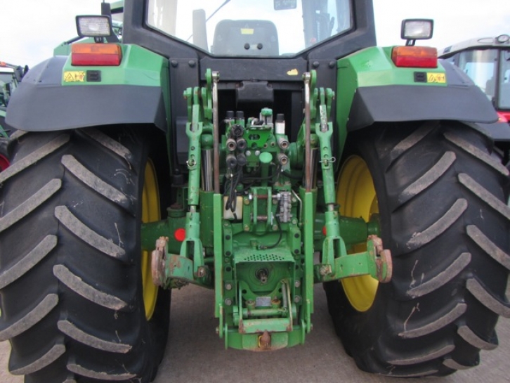 John Deere 6900