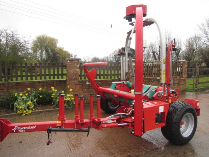 Kverneland 7850 C bale wrapper
