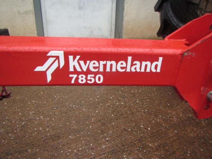 Kverneland 7850 C bale wrapper