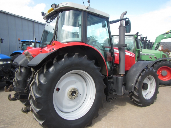 Massey Ferguson 6470