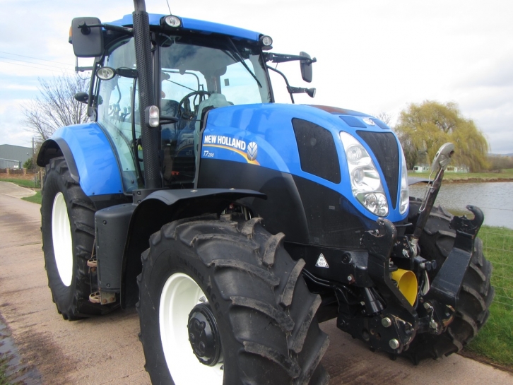 New Holland T7.200