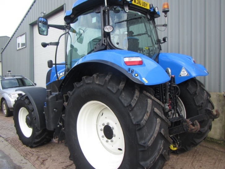New Holland T7.200