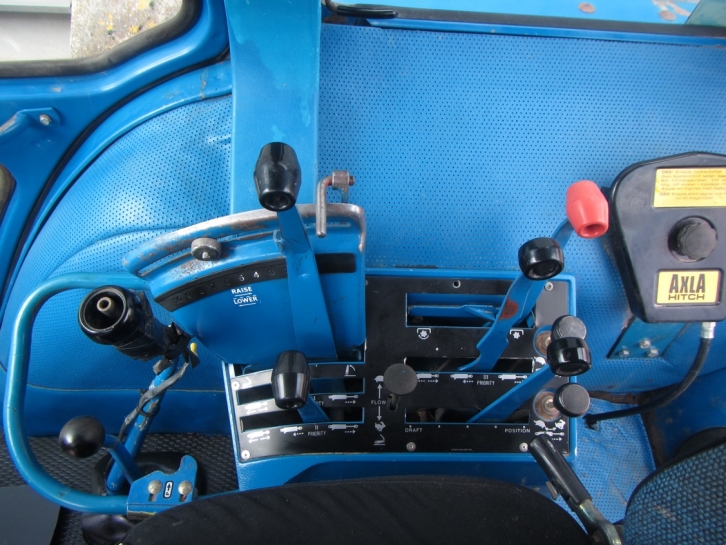 Ford TW25