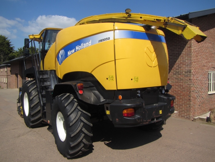 New Holland FR 9050