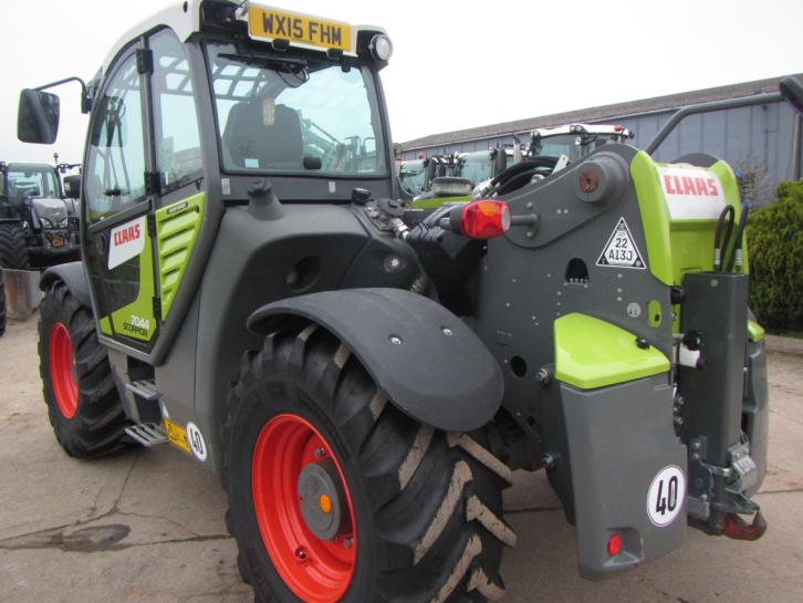 Claas Scorpion 7044
