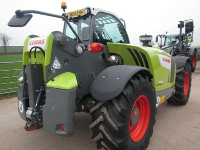 Claas Scorpion 7044