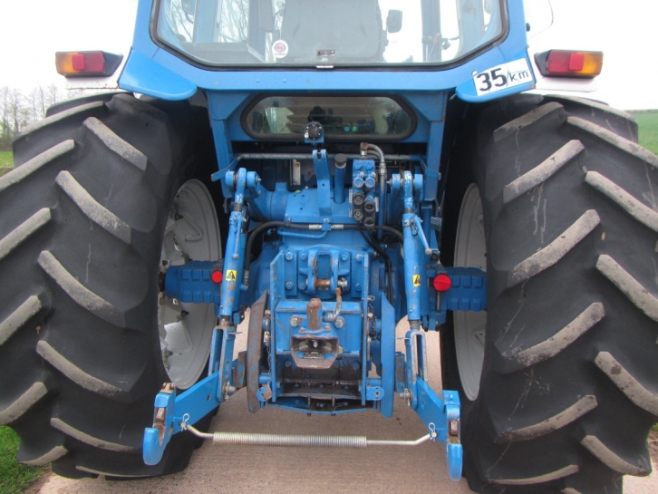 Ford TW25