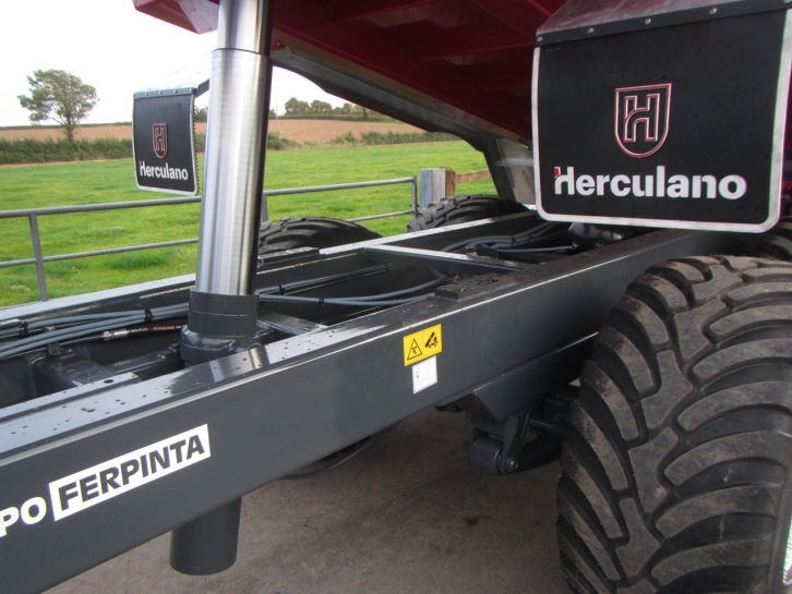 Herculano 18 Ton silage trailer