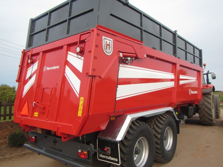 Herculano 18 Ton silage trailer