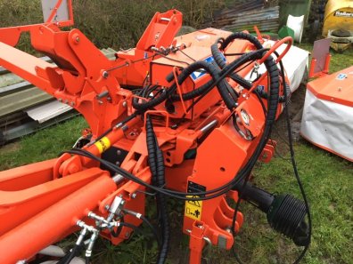 Kuhn FC 883   FC313D F triple mowers