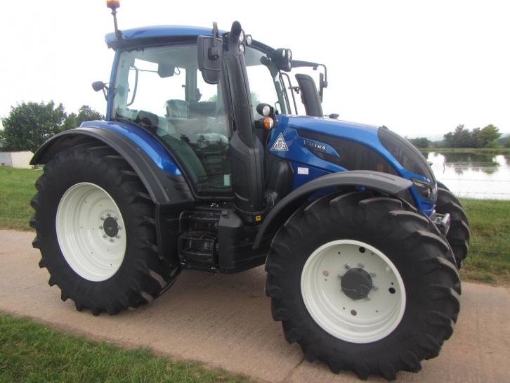 Valtra N174