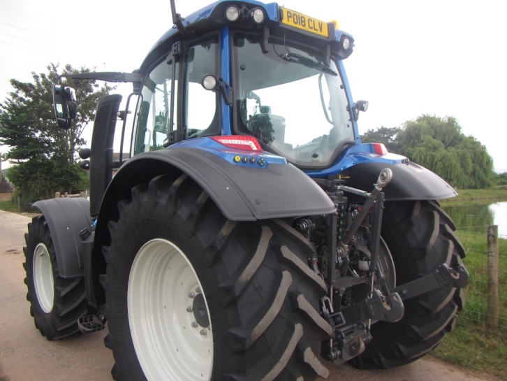 Valtra N174
