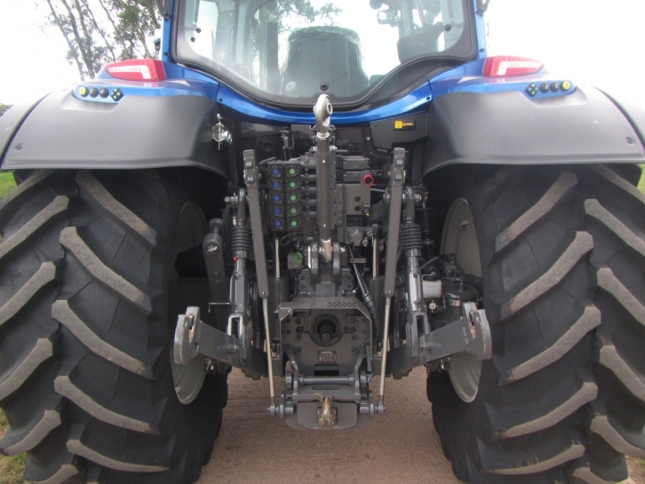 Valtra N174