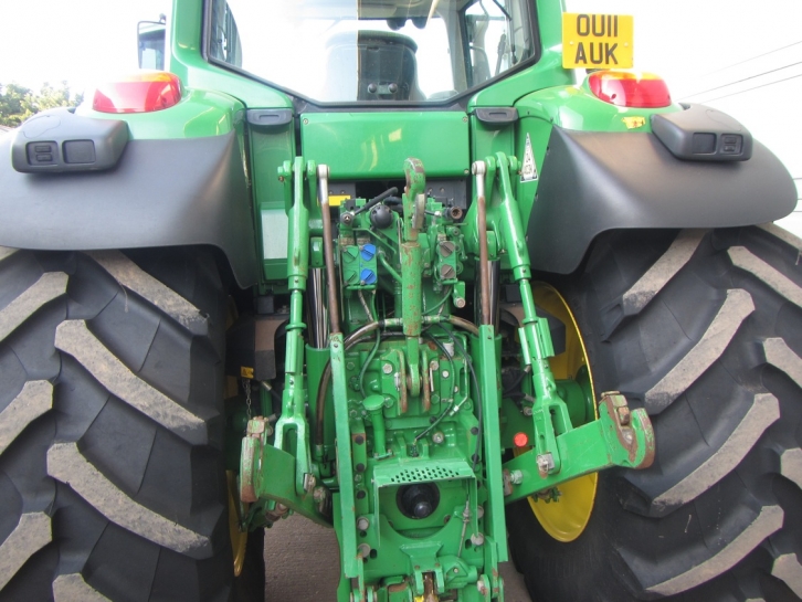 John Deere 7530