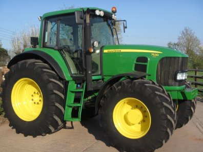 John Deere 7530