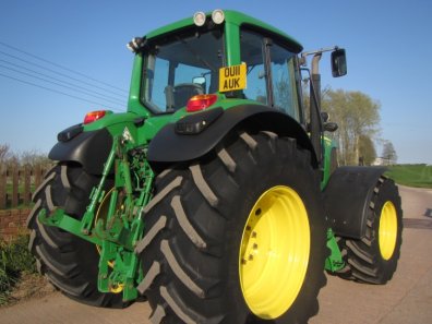 John Deere 7530
