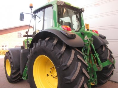 John Deere 7530