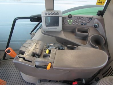 John Deere 7530