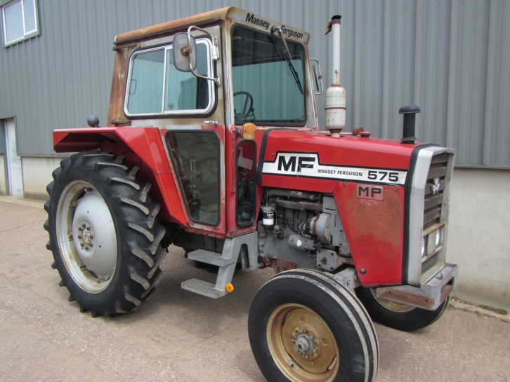 Massey Ferguson 575