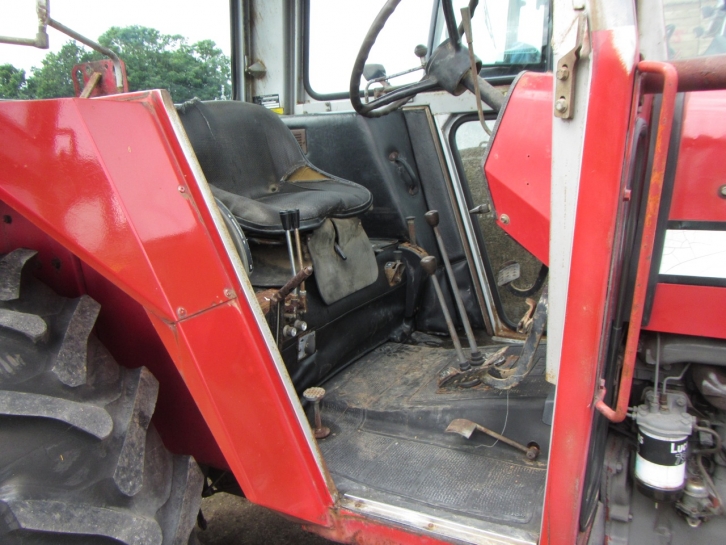 Massey Ferguson 575