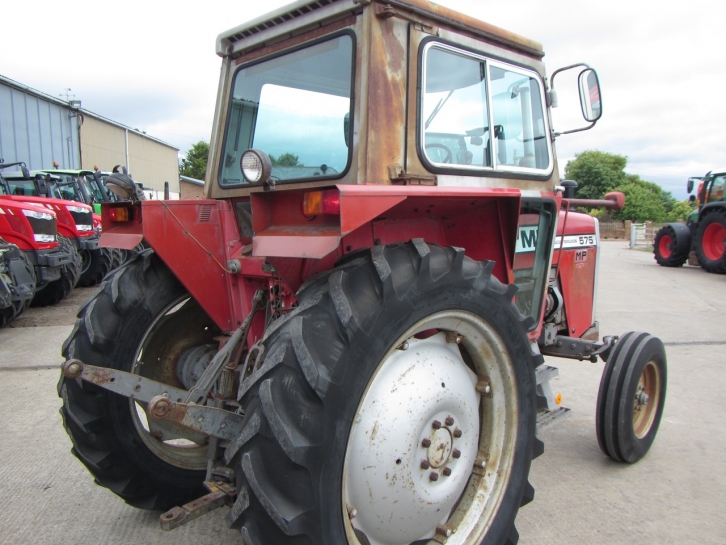 Massey Ferguson 575