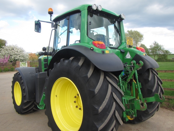 John Deere 6930