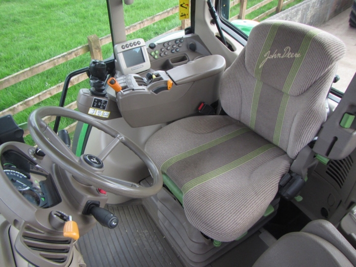 John Deere 6930