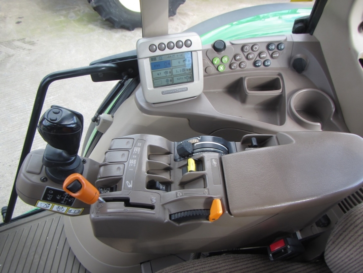 John Deere 6930