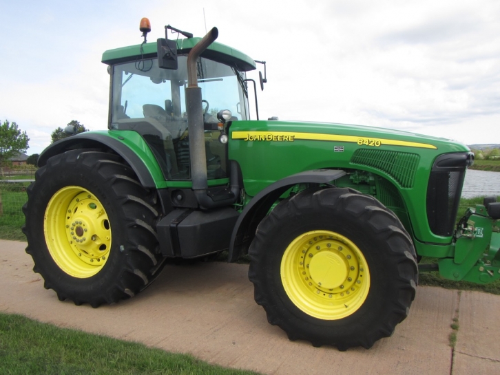 John Deere 8120