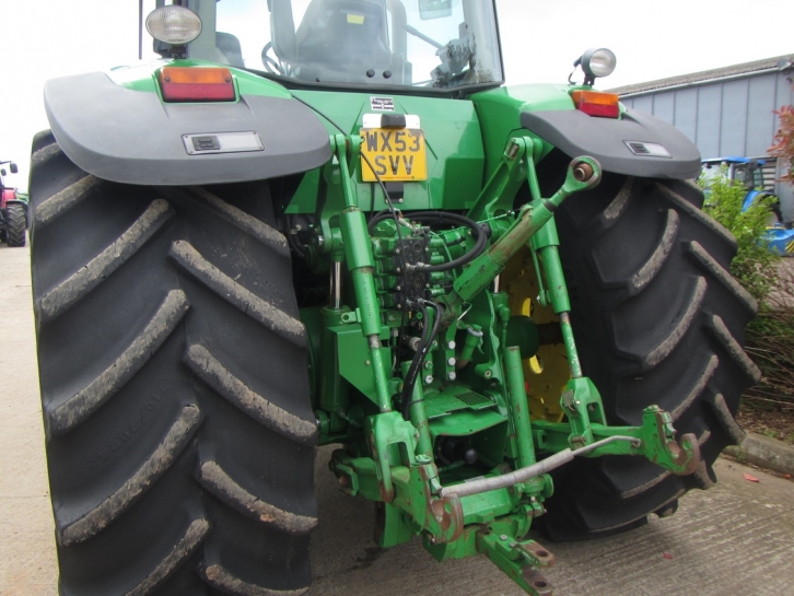 John Deere 8120