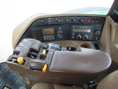 John Deere 8120