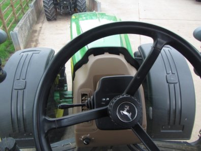 John Deere 8120