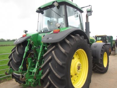 John Deere 8120